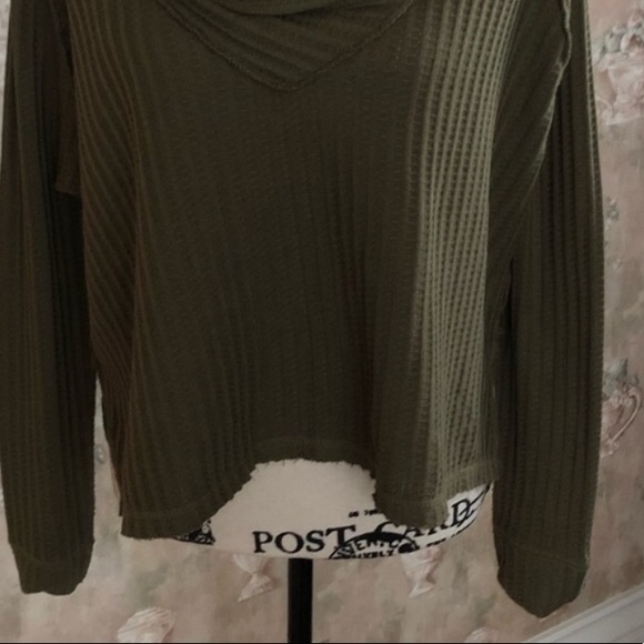 ✅CLEARANCE FREE PEOPLE WILDCAT THERMAL TEE NWT - Picture 4 of 4